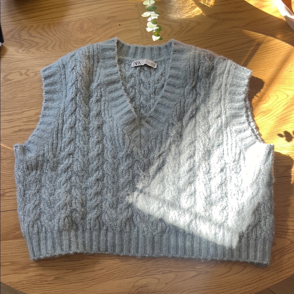 Zara Women's Light Gray Cable Knit Sweater Vest